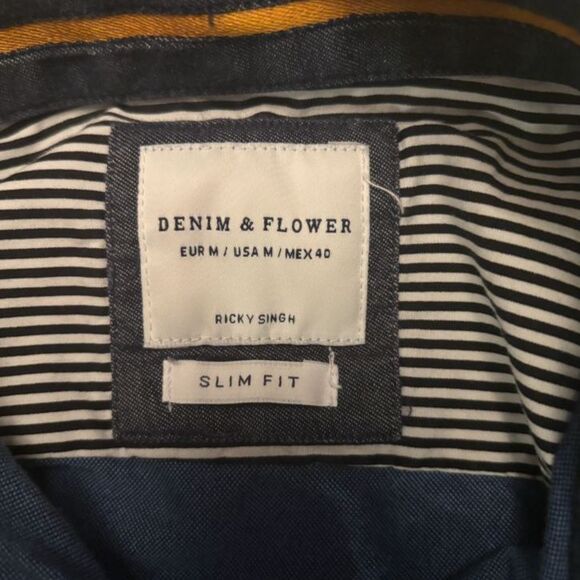 Denim & Flower Blue Button Up Long Sleeve Shirt size medium - Picture 2 of 5